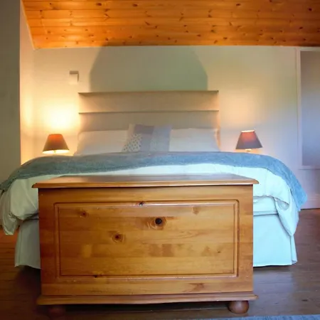 1 Bed Flat - Sleeps 2 - Parking - Wifi * קנמארה