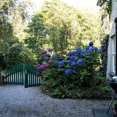 1 Bed Flat - Sleeps 2 - Parking - Wifi Lägenhet *