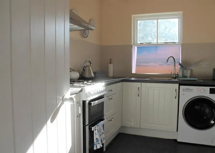 דירה 1 Bed Flat - Sleeps 2 - Parking - Wifi *